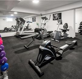 Beachfront Villa with Pool and Sea Views on Ciovo island near Trogir, Sleeps 8